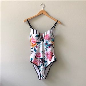 CUPSHE BOLD FLORAL AND STRIPE ONE-PIECE SWIMSUIT